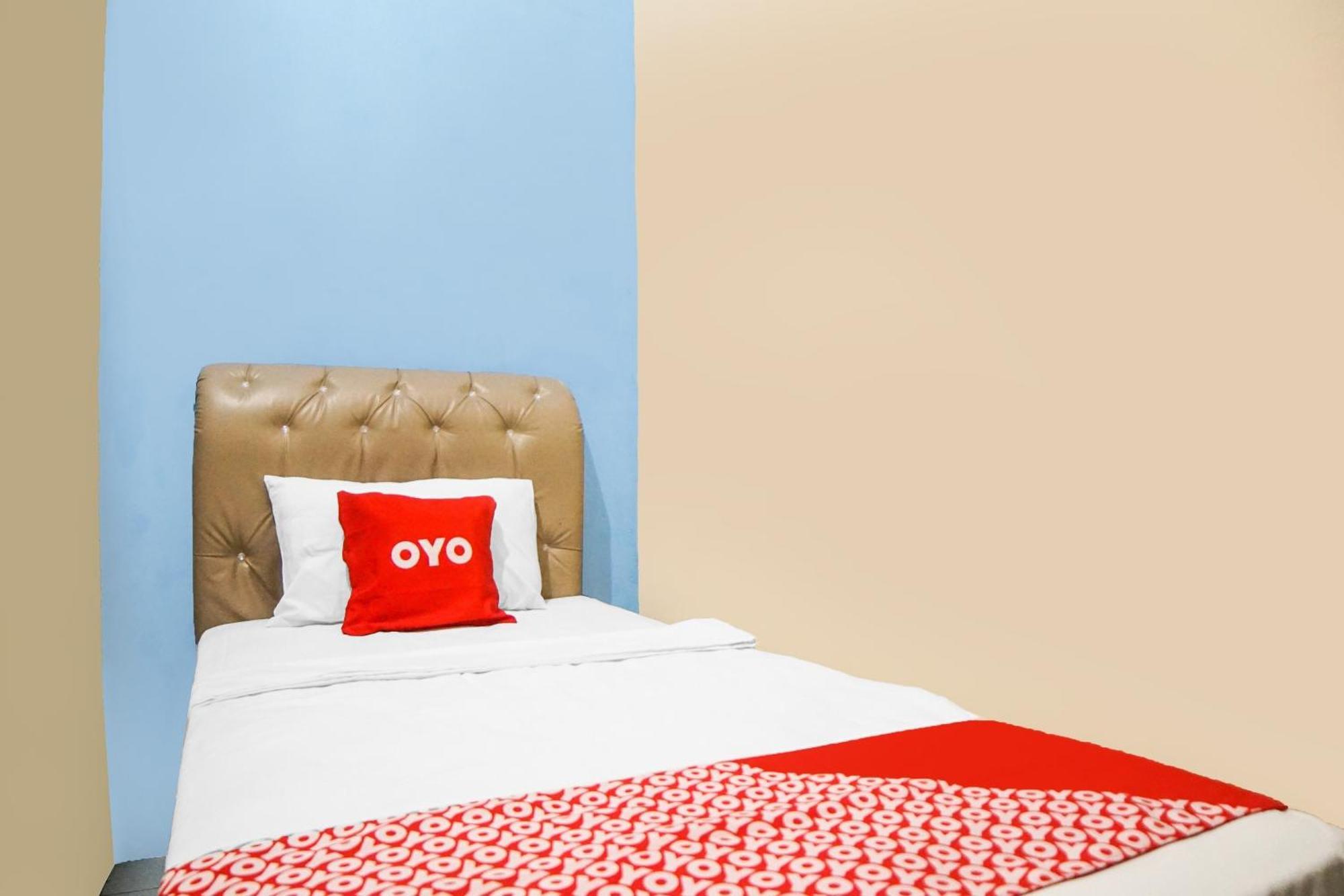 Oyo 92076 Sky Residence Cengkeh Medan Exterior foto