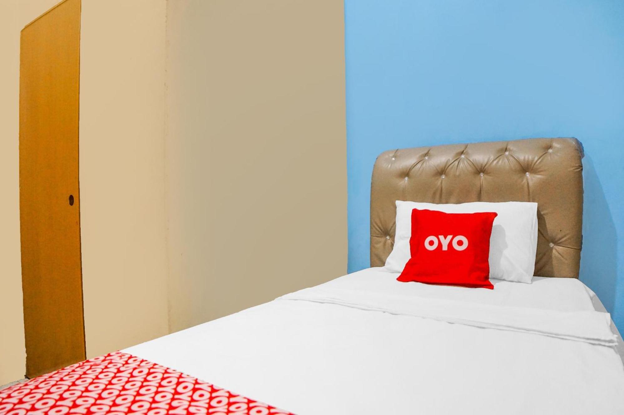 Oyo 92076 Sky Residence Cengkeh Medan Exterior foto