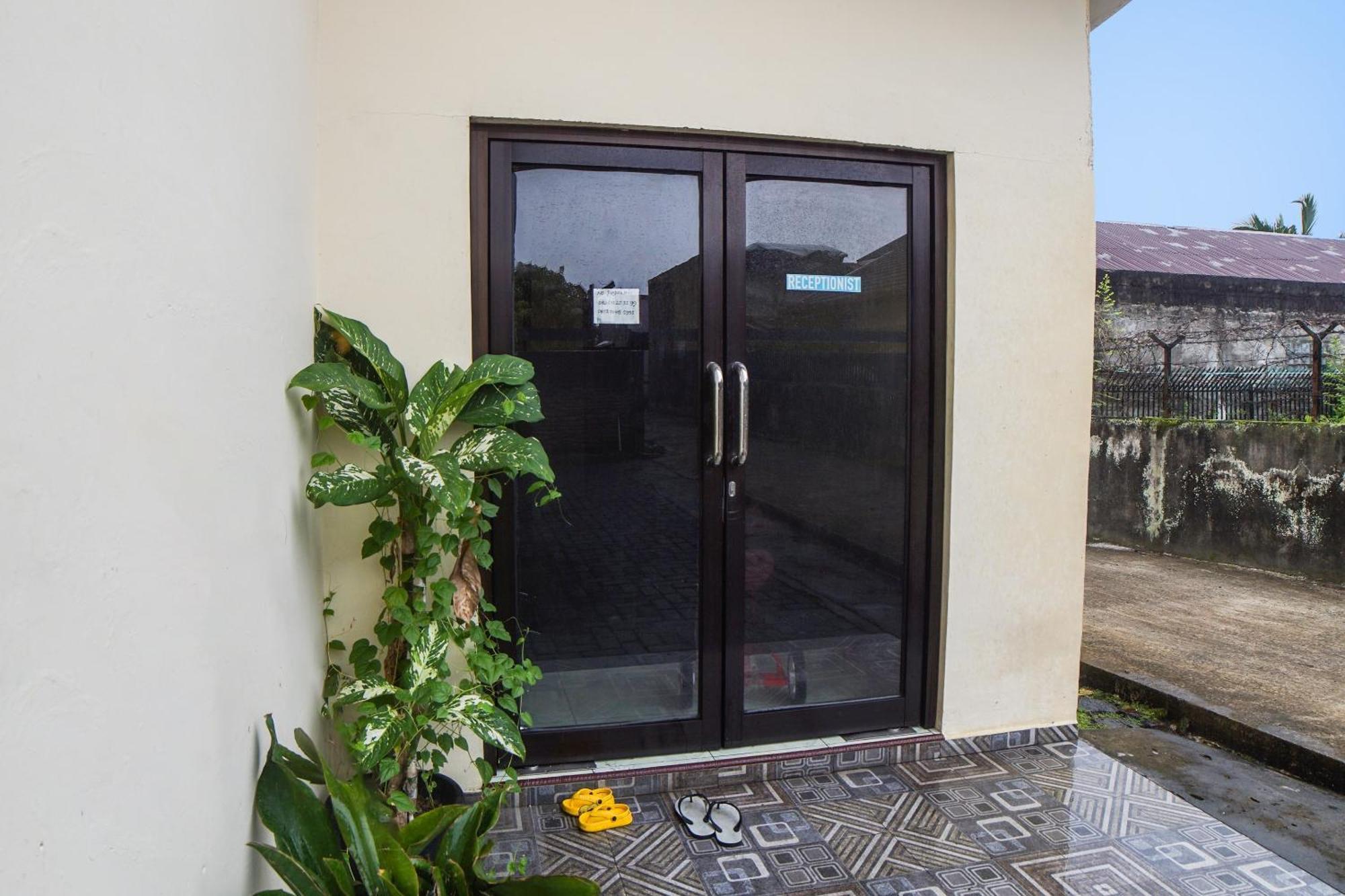 Oyo 92076 Sky Residence Cengkeh Medan Exterior foto